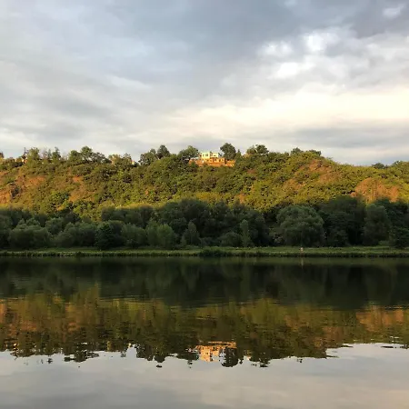 - E - Vyhlidka Nad Rekou *