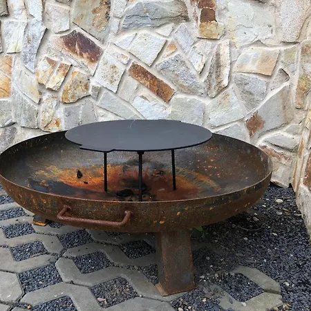 - E - Vyhlidka Nad Rekou بيت خشبي *