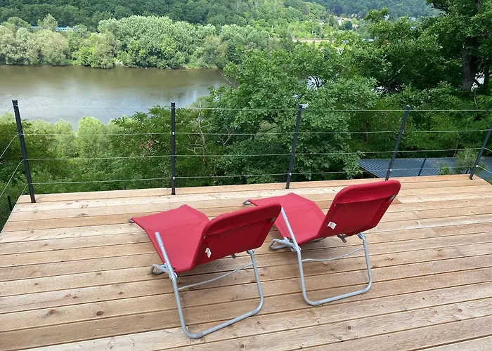 - E - Vyhlídka Nad řekou Lodge