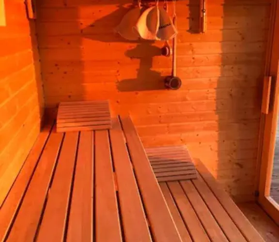 - E - Vyhlídka Nad řekou Lodge *